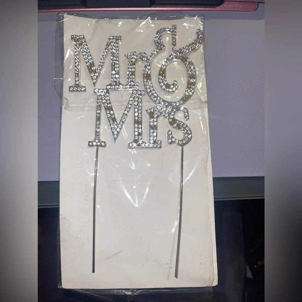 Wedding Cake Topper (Mr & Mrs)